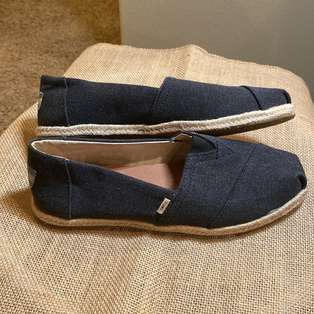 NWOT Black denim Toms - Picture 3 of 6